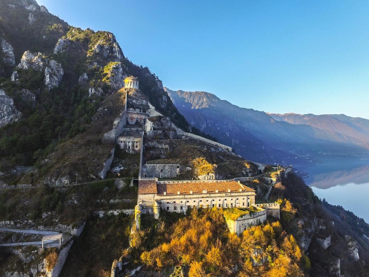 Rocca D'Anfo B&B-Apartments Lake View Exteriör bild