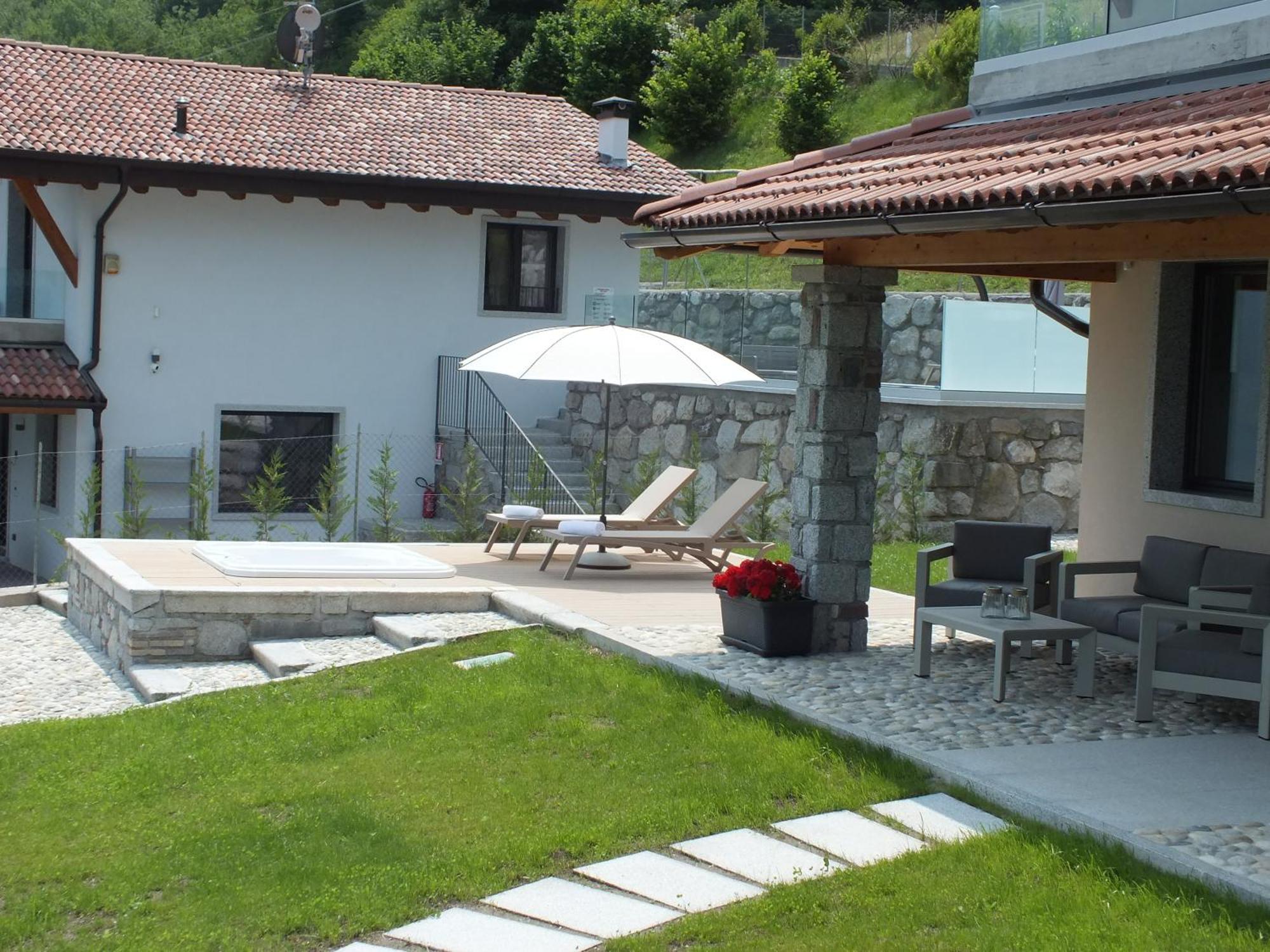 Rocca D'Anfo B&B-Apartments Lake View Exteriör bild