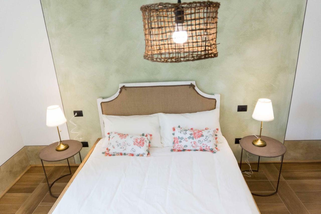 Rocca D'Anfo B&B-Apartments Lake View Exteriör bild